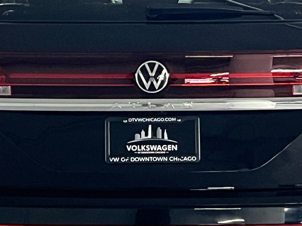 Used 2025 Volkswagen Atlas SE w/ Panoramic Sunroof Package image 37