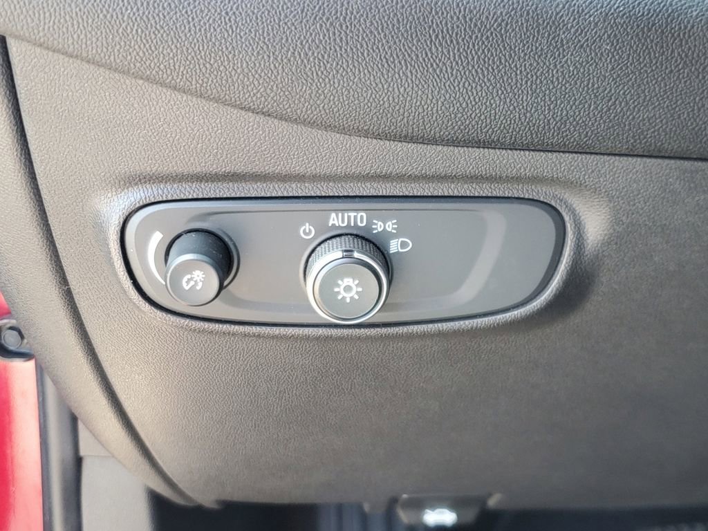 Used 2019 Chevrolet Equinox LT FWD image 19