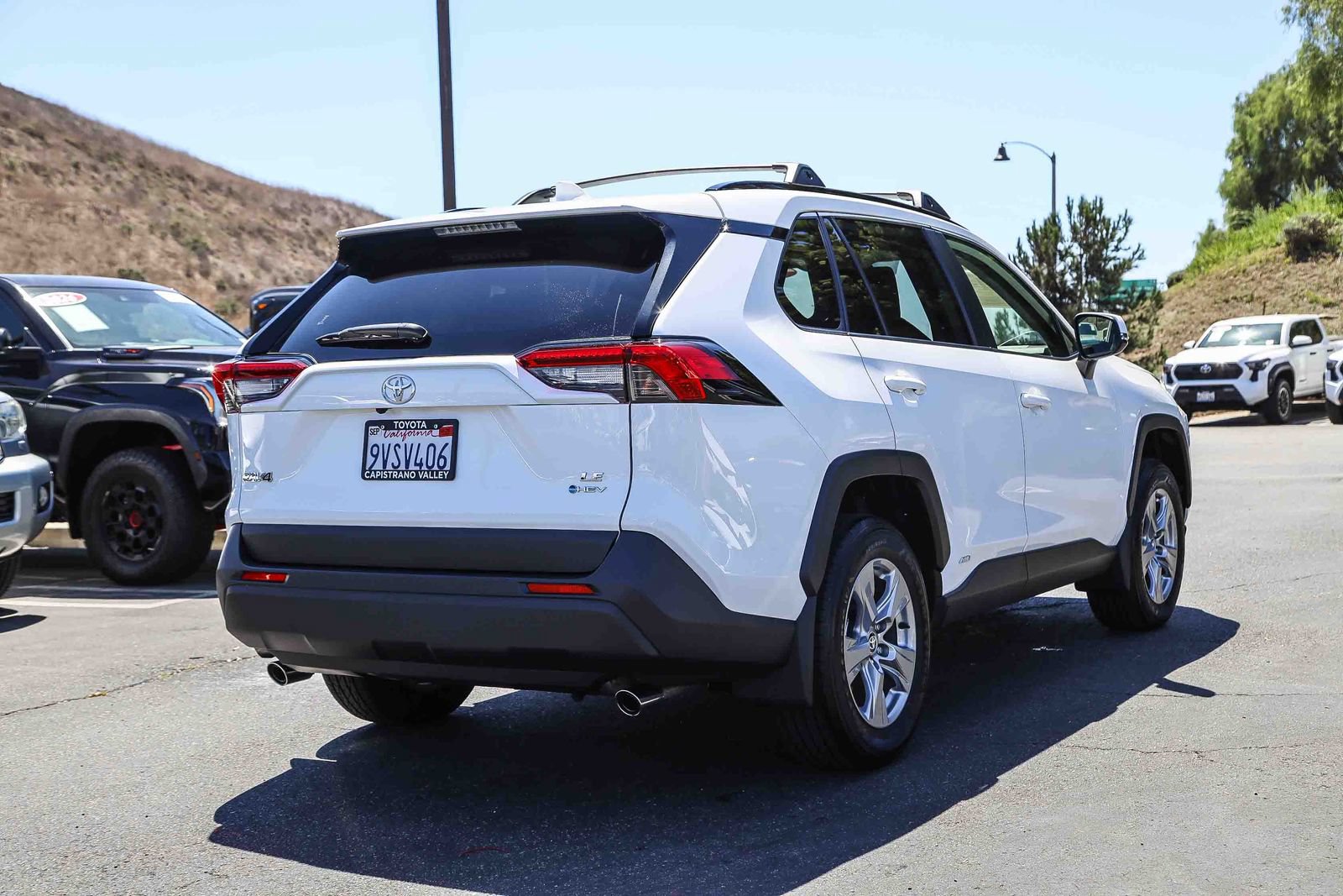 Certified 2025 Toyota RAV4 LE AWD/4WD image 4