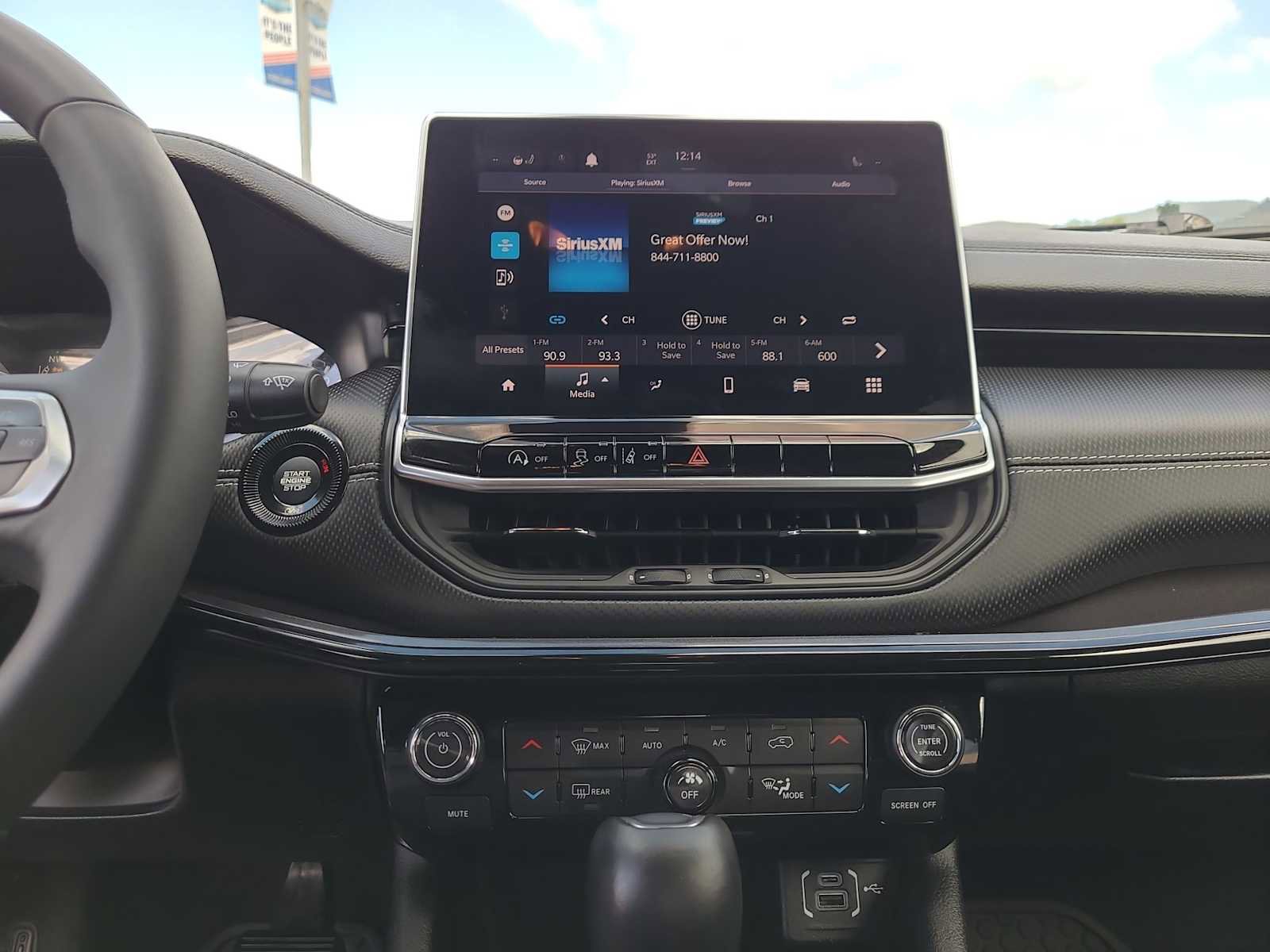 Used 2023 Jeep Compass Altitude w/ Sun and Sound Group image 24