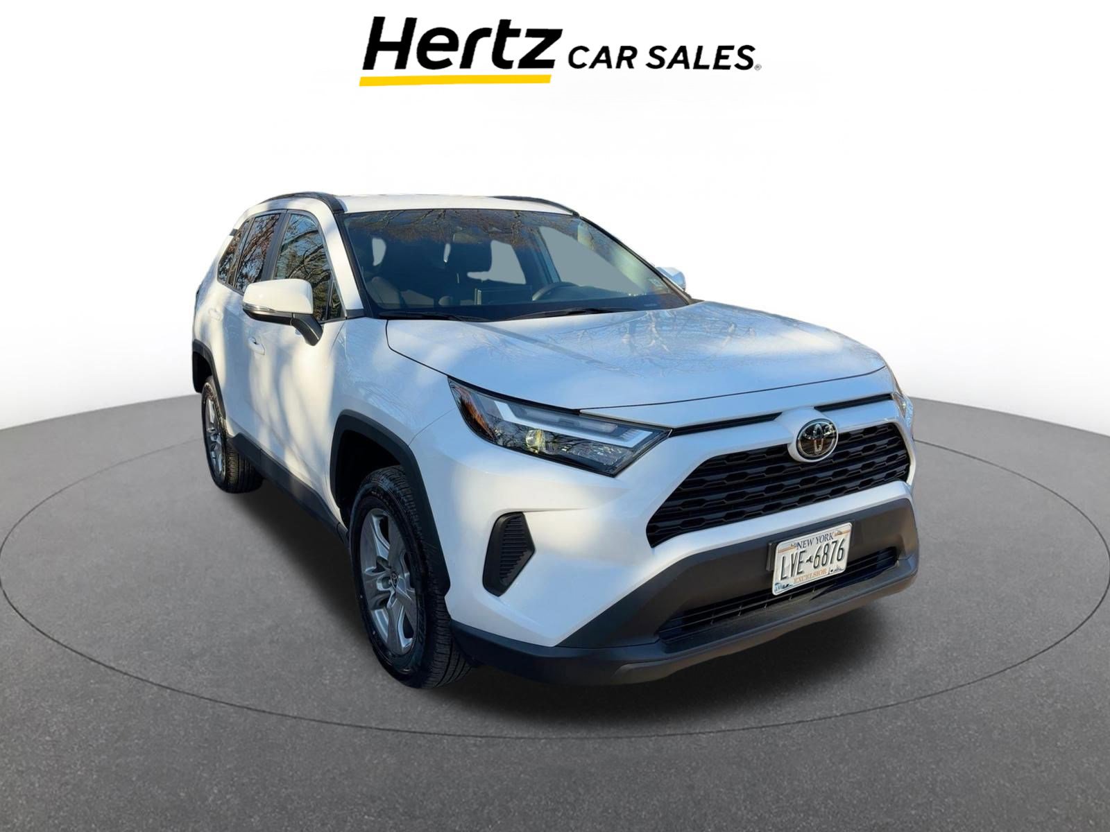 Used 2025 Toyota RAV4 XLE image 1
