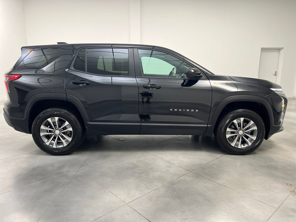 Used 2026 Chevrolet Equinox LT FWD image 8