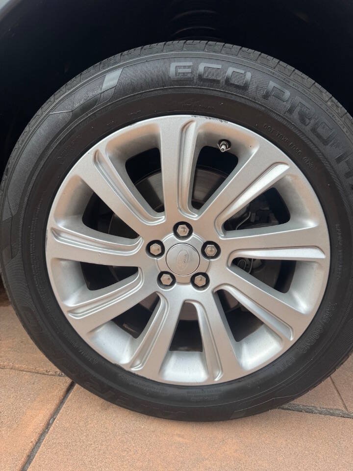 Used 2017 Land Rover Discovery Sport SE AWD/4WD image 28
