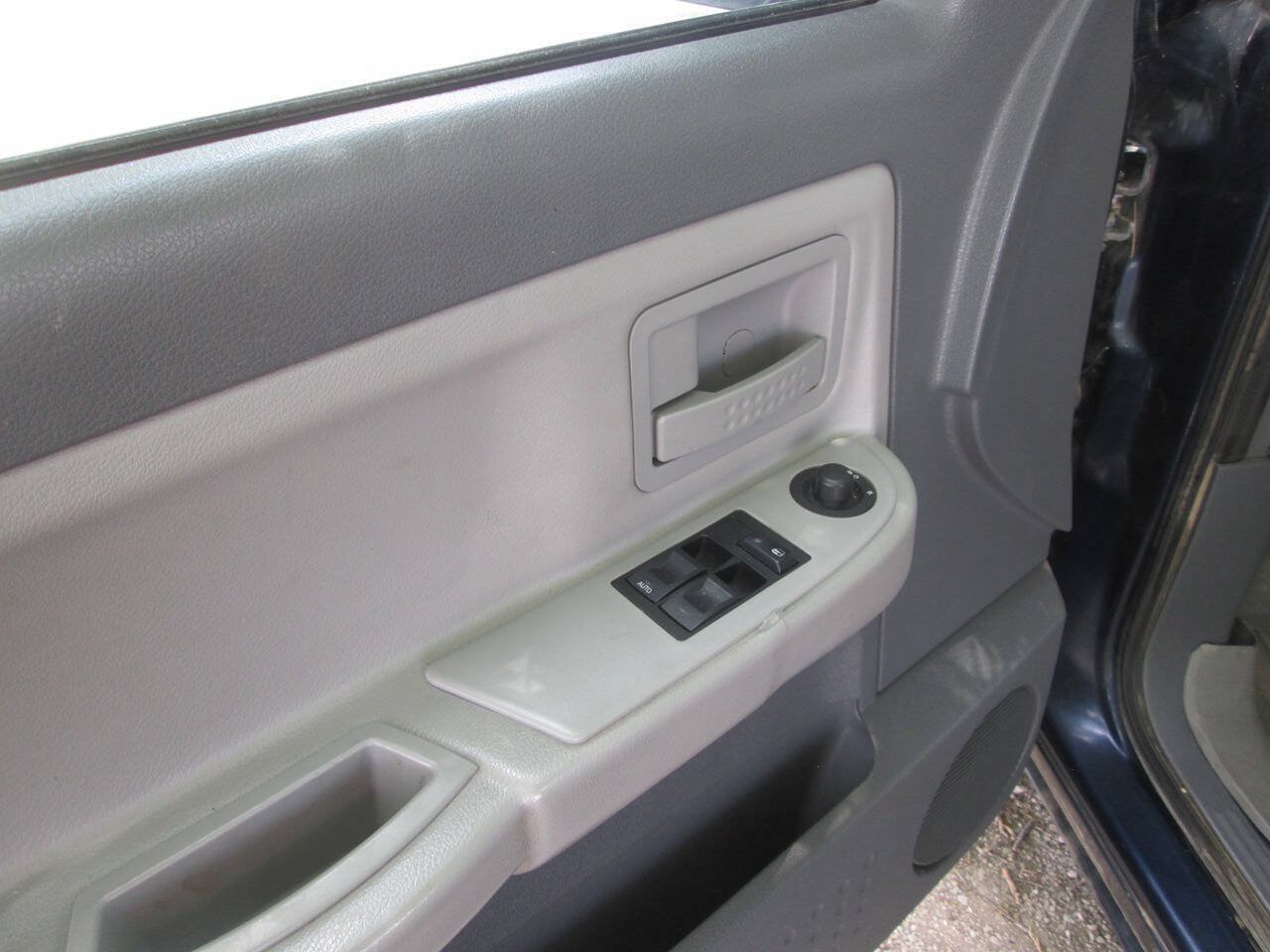 Used 2005 Dodge Dakota SLT AWD/4WD image 17