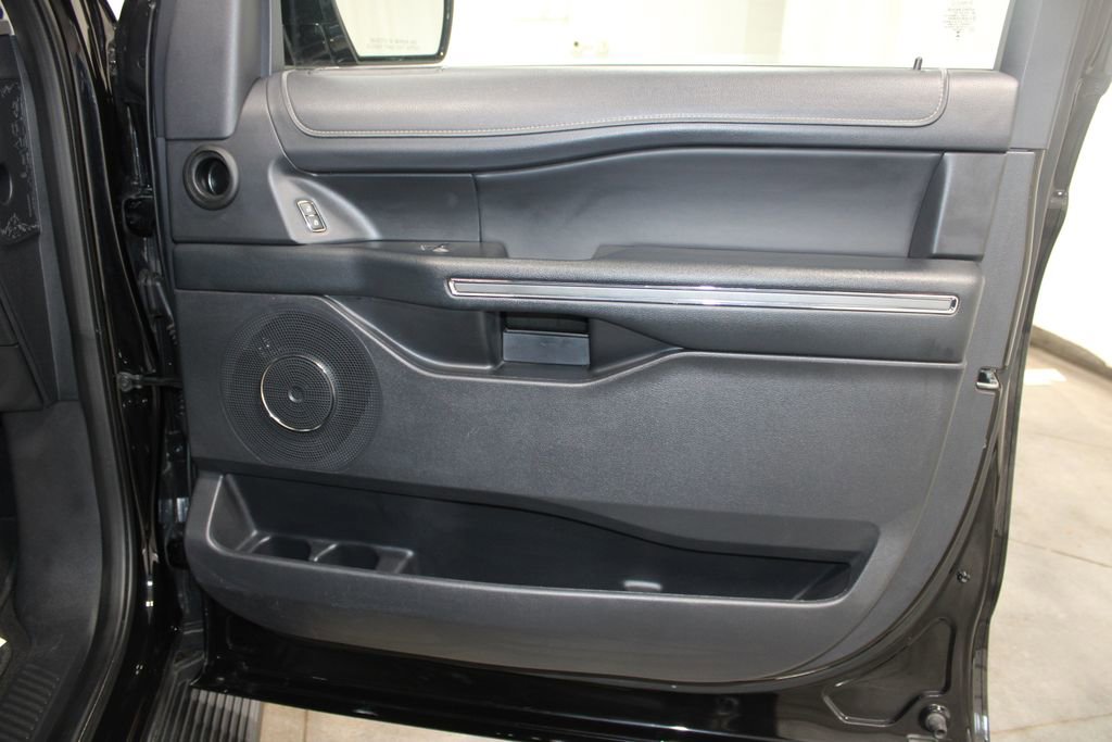 Used 2024 Ford Expedition XLT image 36