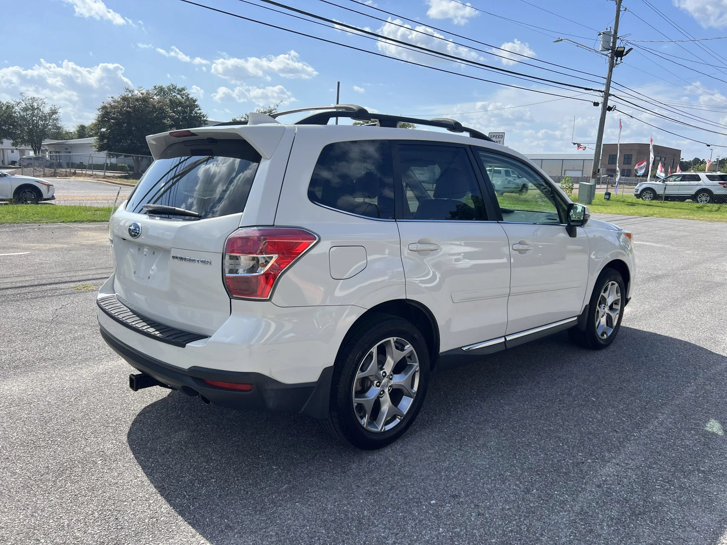Used 2016 Subaru Forester 2.5i Touring w/ Eyesight & Navigation System AWD/4WD image 7