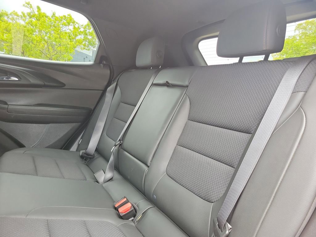 Used 2021 Chevrolet TrailBlazer RS w/ Technology Package FWD image 15