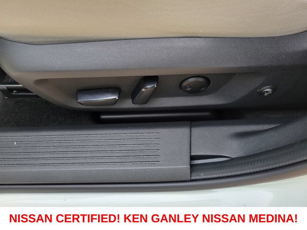 Certified 2023 Nissan Rogue SV AWD/4WD image 35