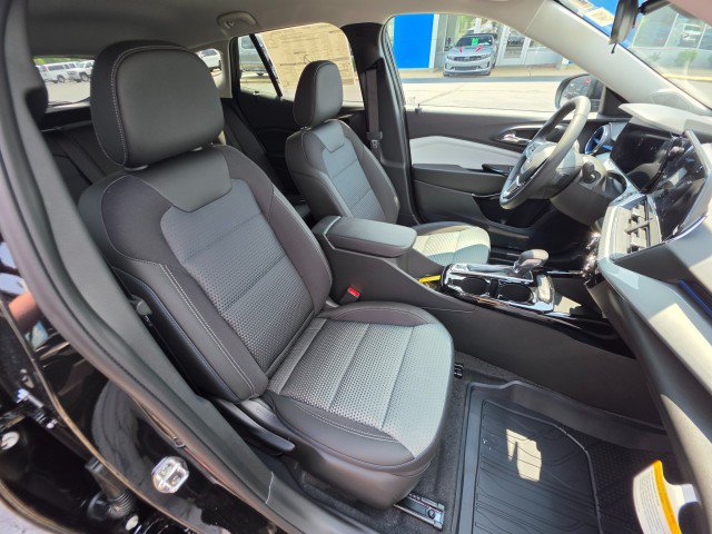 New 2026 Chevrolet Trax LT w/ Driver Confidence Package FWD image 11