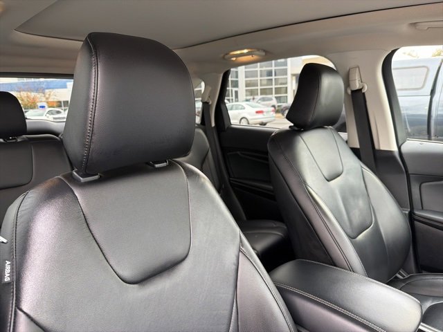 Used 2022 Ford Edge Titanium image 39