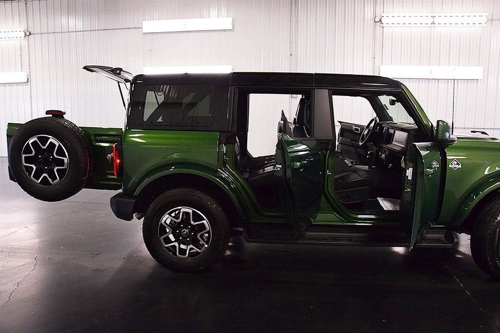 Used 2025 Ford Bronco Outer Banks image 36