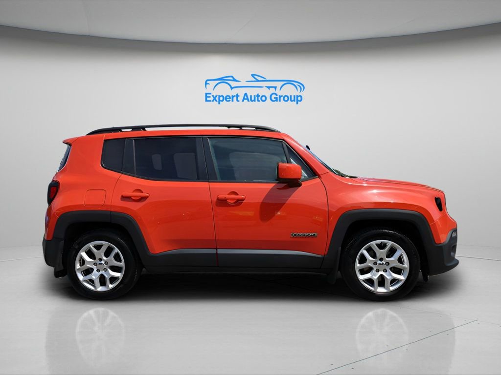 Used 2018 Jeep Renegade Latitude FWD image 3