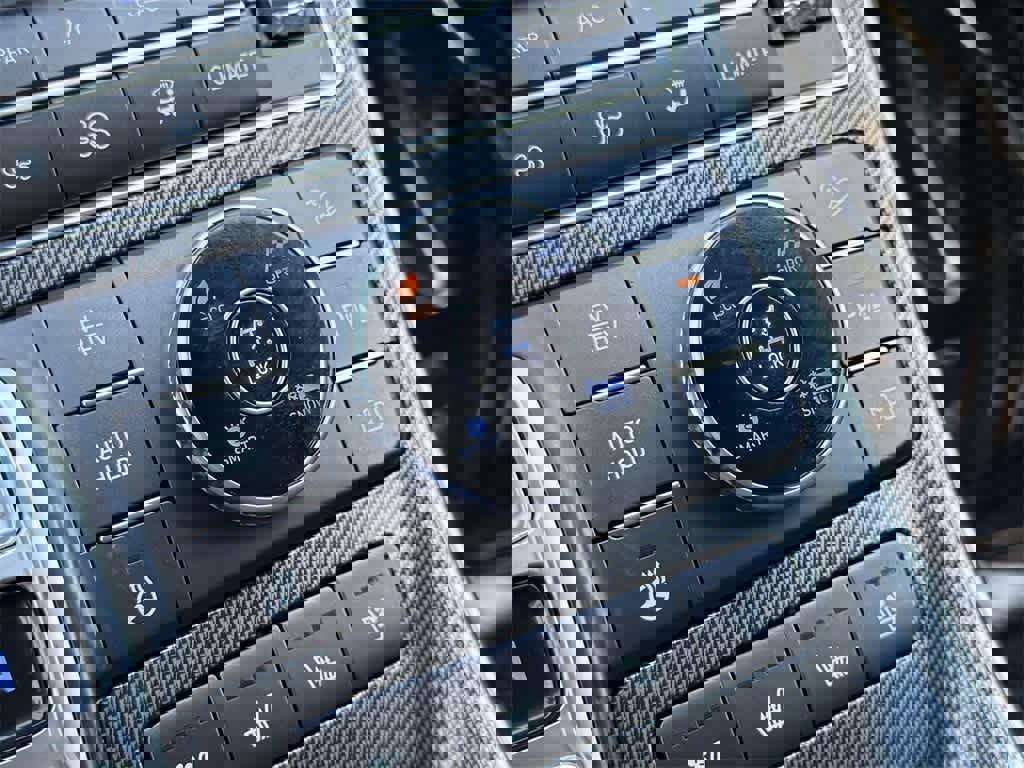 Used 2022 Hyundai Santa Fe Limited image 21