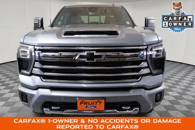 Used 2024 Chevrolet Silverado 2500 High Country w/ Technology Package AWD/4WD image 3