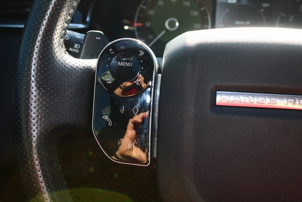 Used 2020 Land Rover Range Rover Velar S image 16