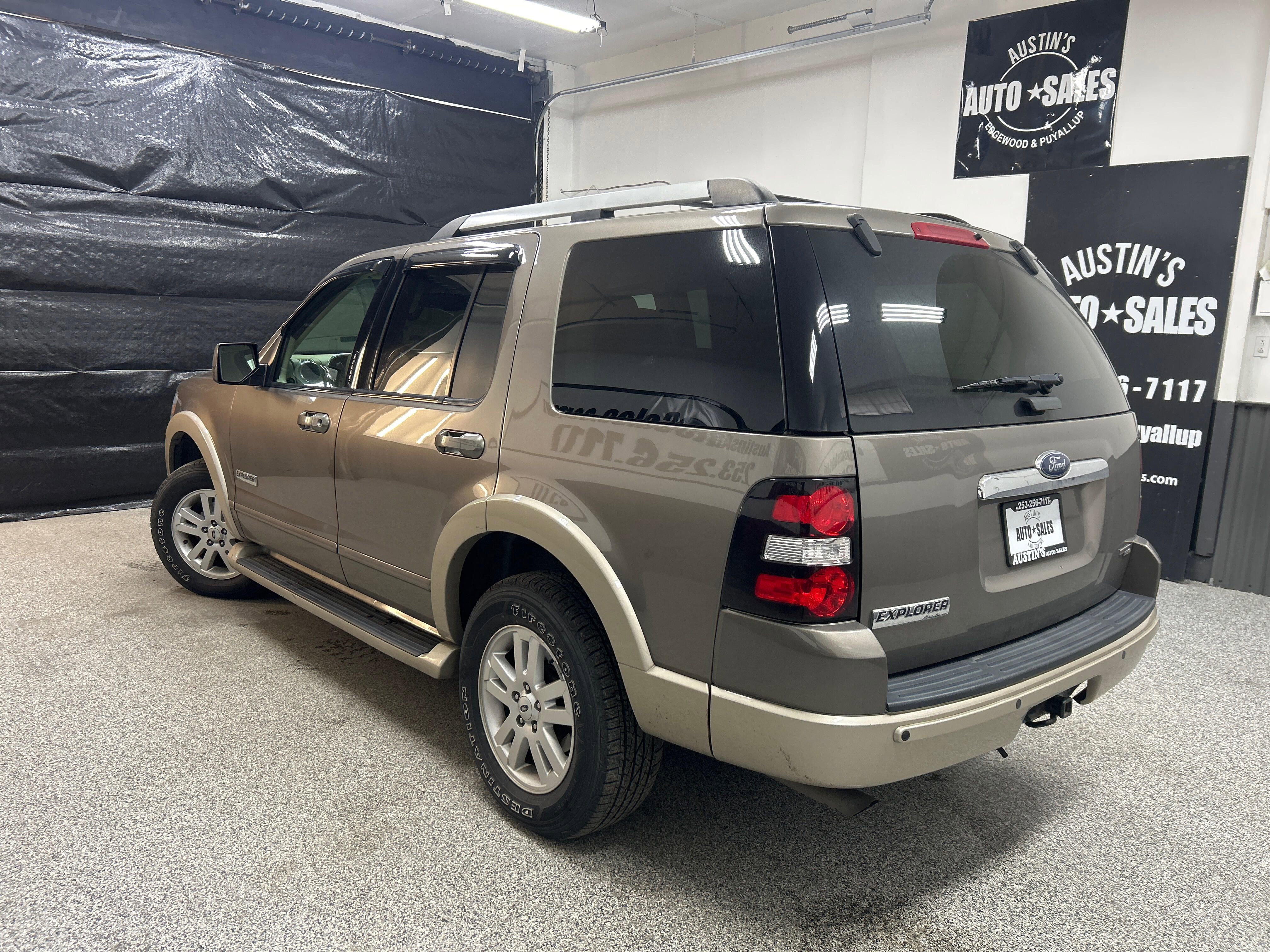 Used 2006 Ford Explorer Eddie Bauer AWD/4WD image 4