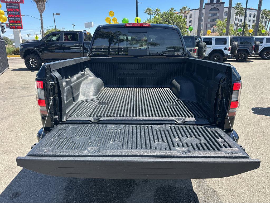 Used 2025 Nissan Frontier PRO-4X w/ Interior Protection Package image 38