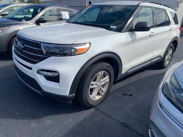 Used 2024 Ford Explorer XLT w/ Equipment Group 202A AWD/4WD image 6