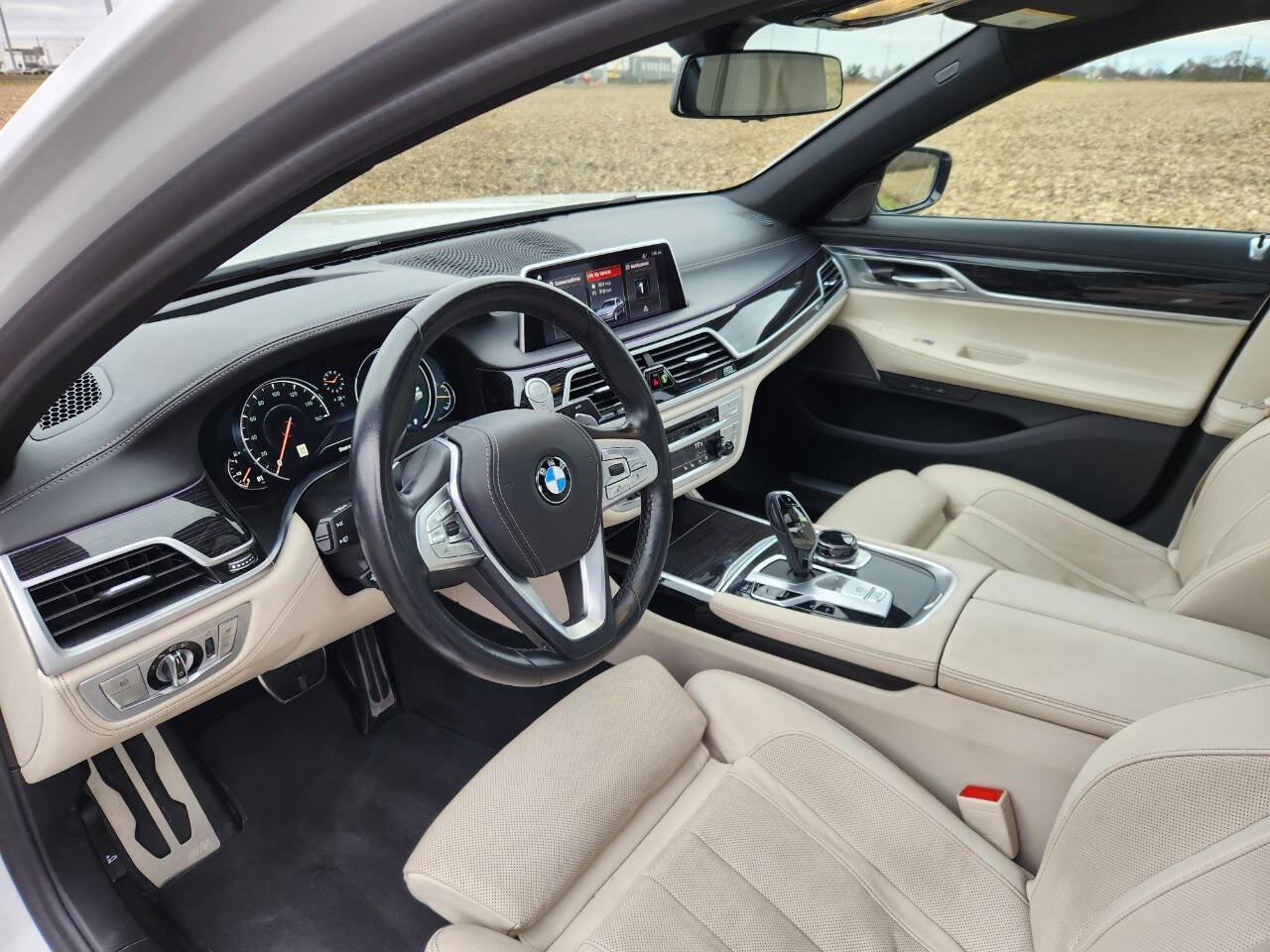 Used 2019 BMW 740i xDrive w/ Executive Package image 17