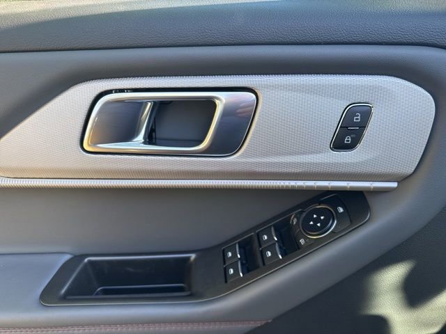 New 2026 Ford Explorer Active w/ Active Comfort Package AWD/4WD image 9
