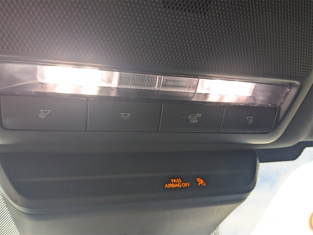 Used 2020 MAZDA MAZDA3 Hatchback image 38