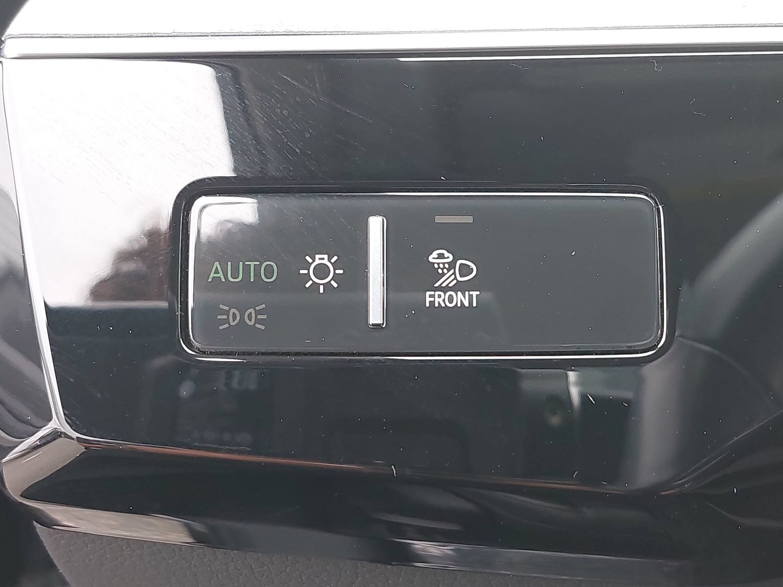 Used 2024 Audi Q8 e-tron Premium Plus w/ Premium Plus Package AWD/4WD image 29