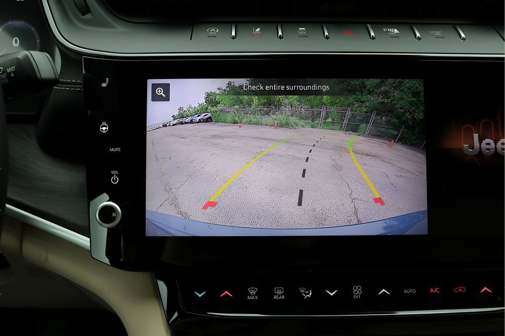 New 2026 Jeep Grand Cherokee Limited RWD image 23