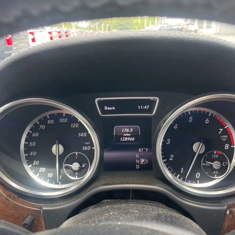Used 2015 Mercedes-Benz GL 550 4MATIC image 30