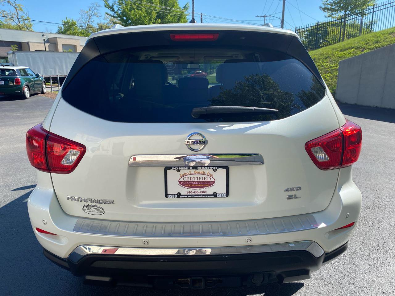 Used 2018 Nissan Pathfinder SL w/ SL Premium Package AWD/4WD image 3