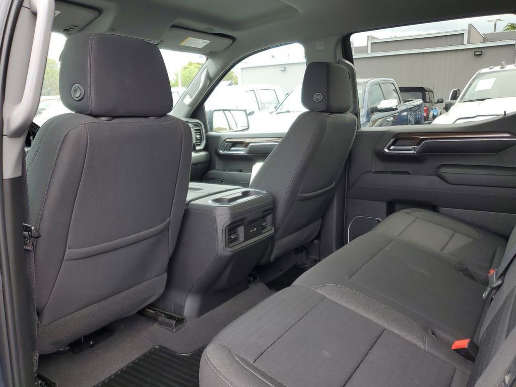 Used 2022 Chevrolet Silverado 1500 LT Trail Boss image 9