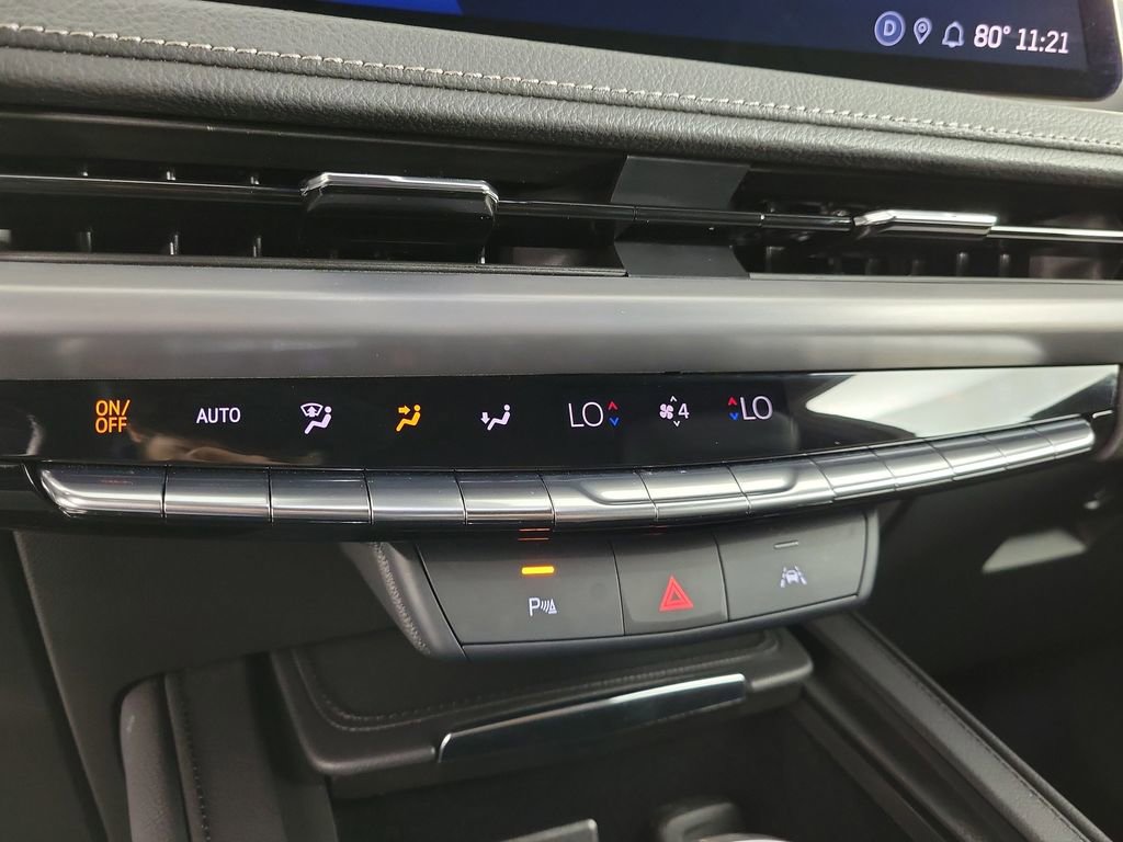 Certified 2025 Cadillac XT4 Premium Luxury image 27