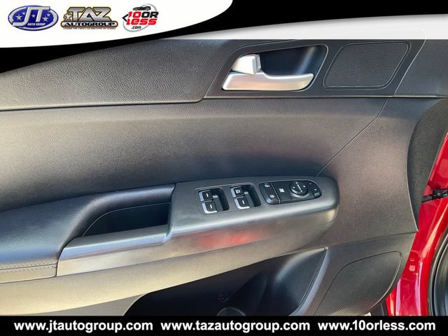 Used 2020 Kia Sportage LX AWD/4WD image 11