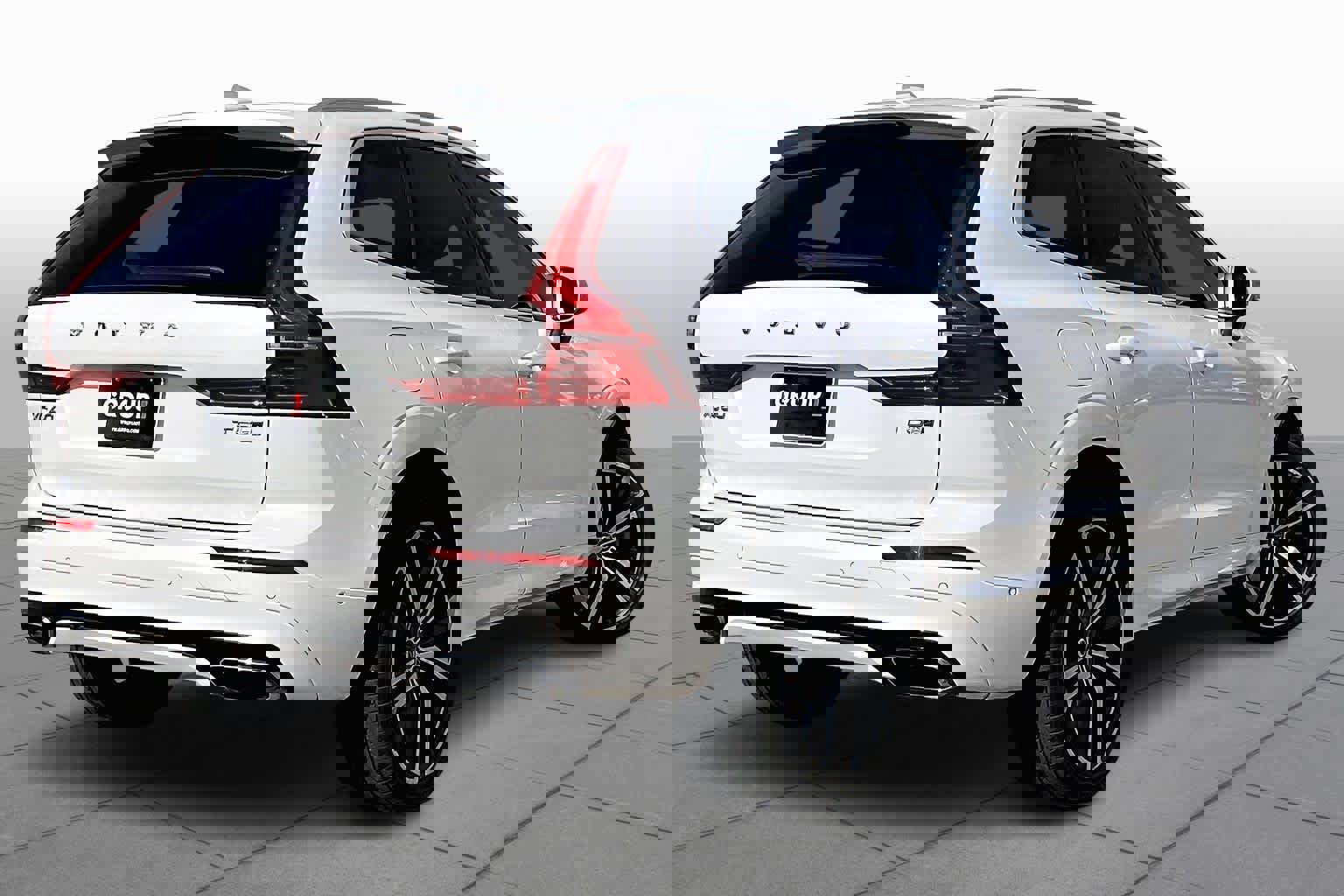 Used 2018 Volvo XC60 T5 R-Design w/ Convenience Package image 11