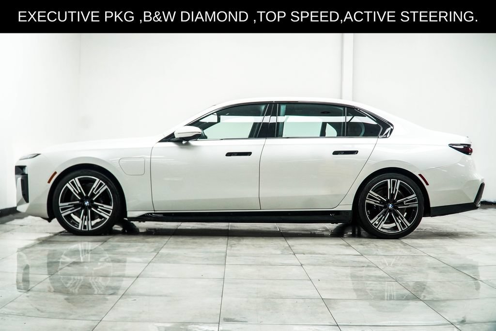 Used 2025 BMW 750e xDrive w/ Executive Package AWD/4WD image 15