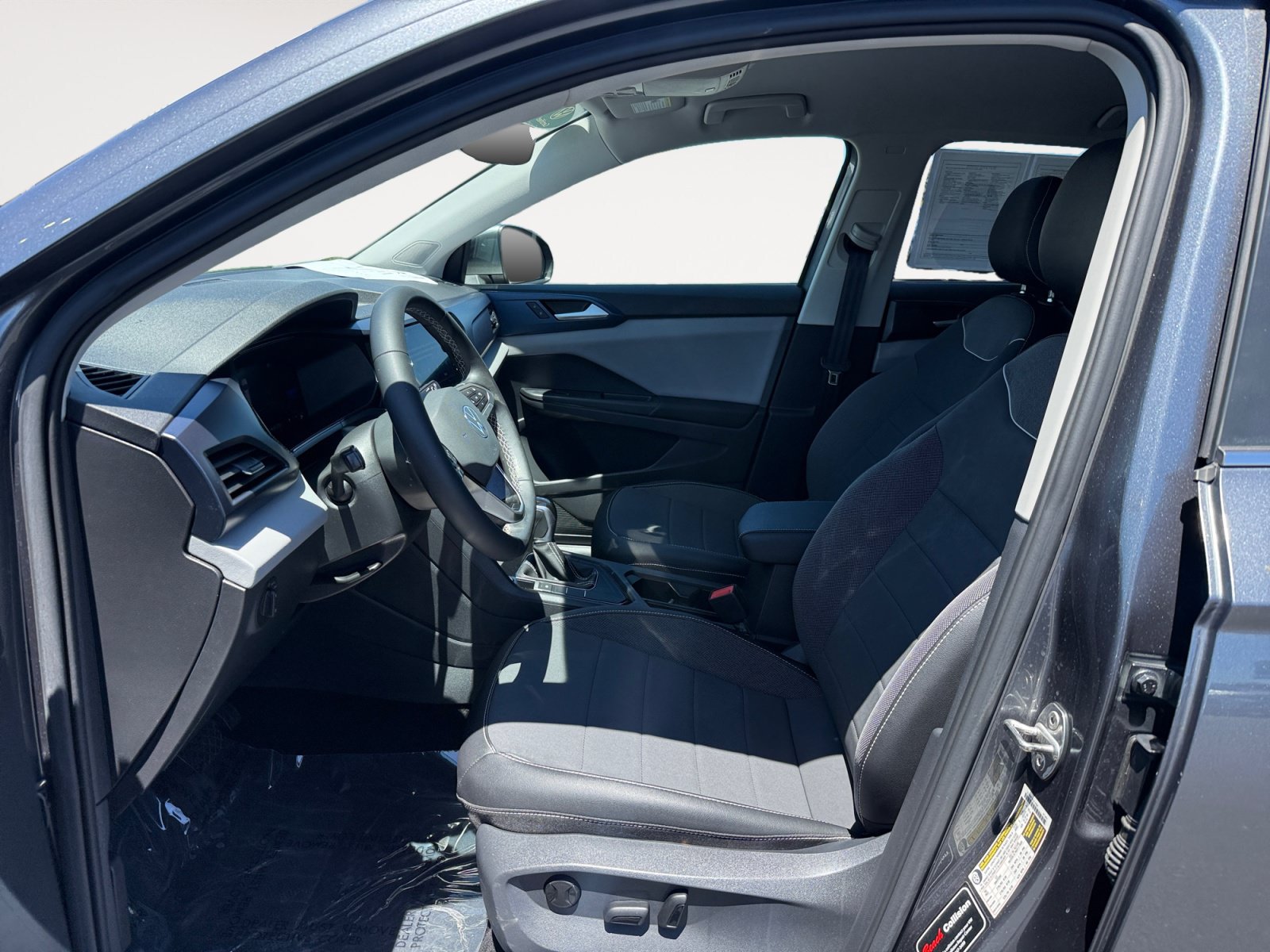 Used 2023 Volkswagen Taos SE FWD image 10