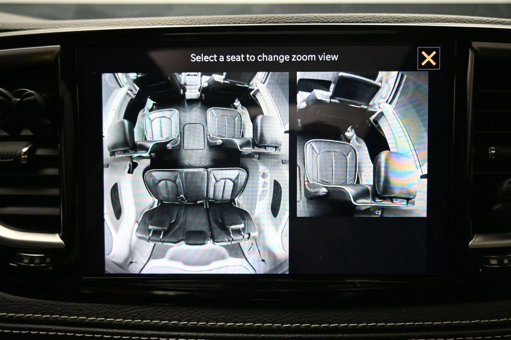 Used 2024 Chrysler Pacifica Limited w/ Uconnect Theater Family Group FWD image 24