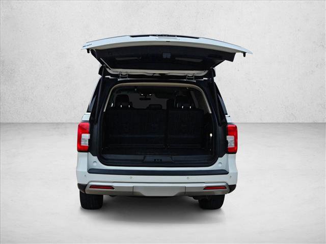 Used 2024 Ford Expedition XLT AWD/4WD image 6