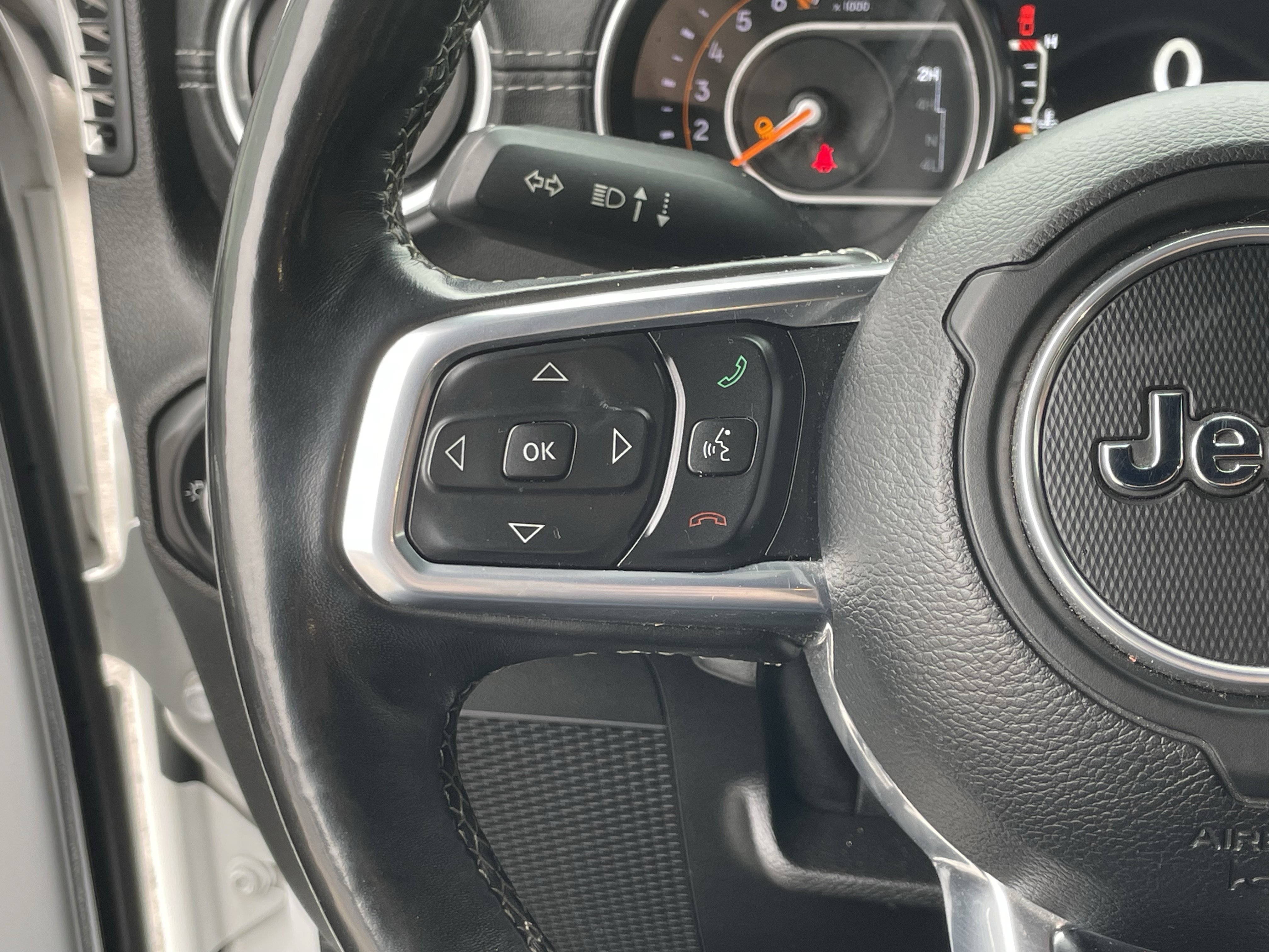 Used 2020 Jeep Gladiator Overland image 18