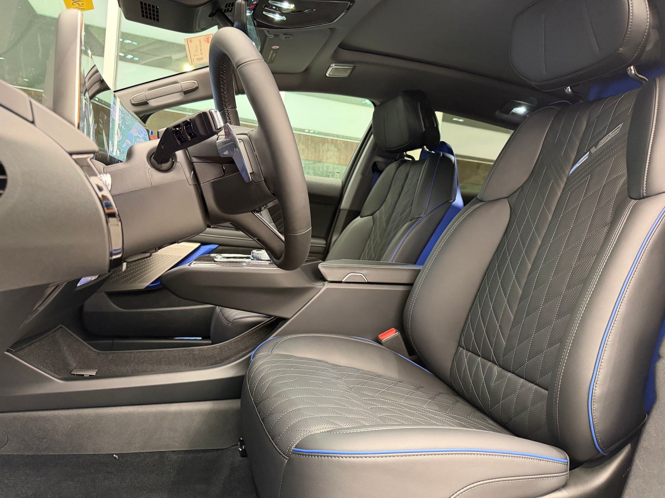 New 2027 Cadillac Optiq V w/ Deep Ocean Design Edition AWD/4WD image 51