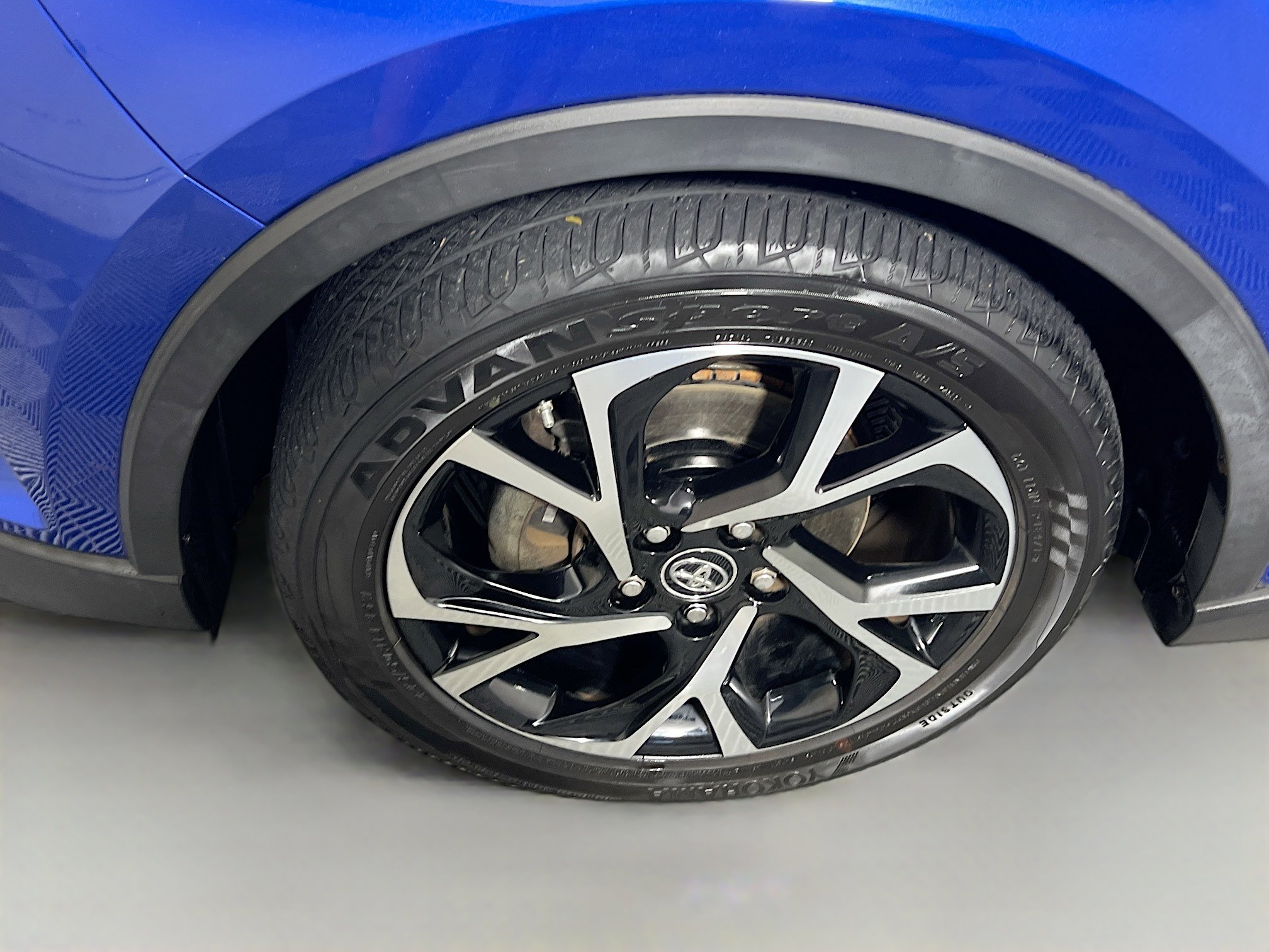 Used 2018 Toyota C-HR XLE image 13