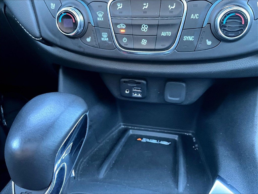 Used 2022 Chevrolet Traverse Premier AWD/4WD image 18