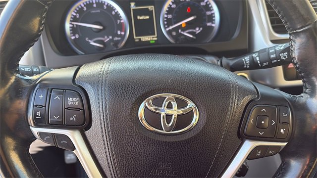 Used 2017 Toyota Highlander XLE image 17