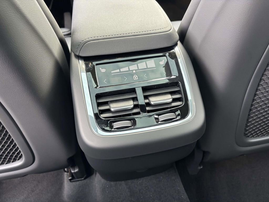 New 2026 Volvo XC60 B5 Ultra w/ Protection Package Premier image 31