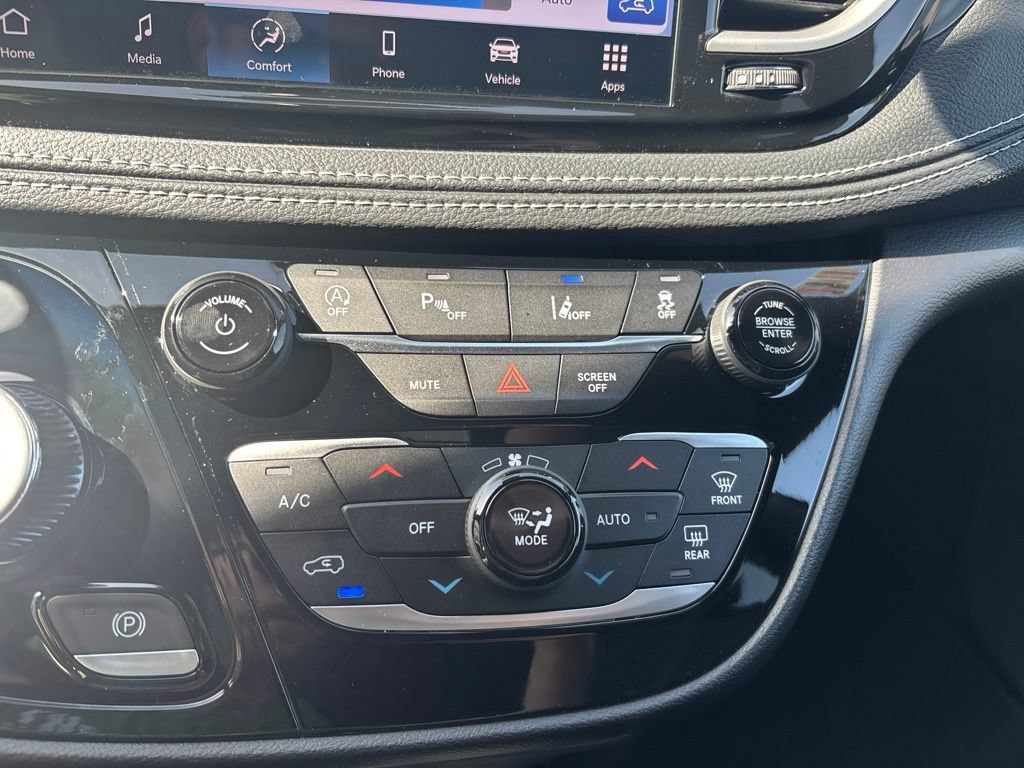 New 2027 Chrysler Pacifica Select FWD image 40