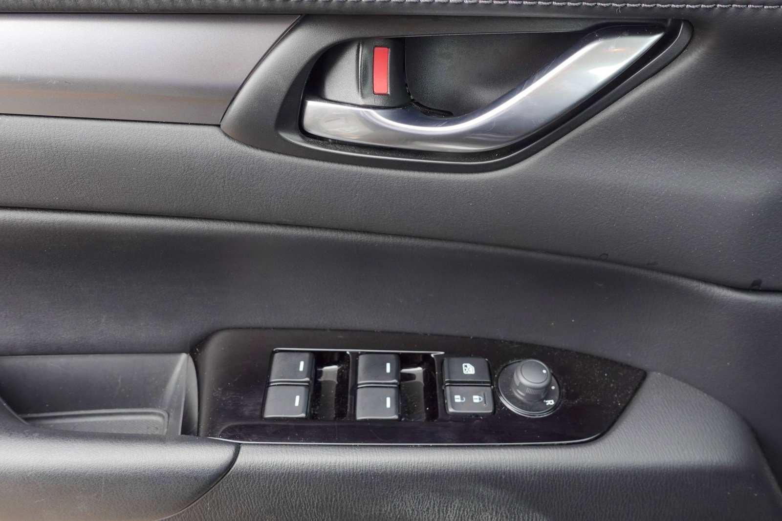 Certified 2025 MAZDA CX-5 AWD 2.5 S w/ Preferred Package image 11