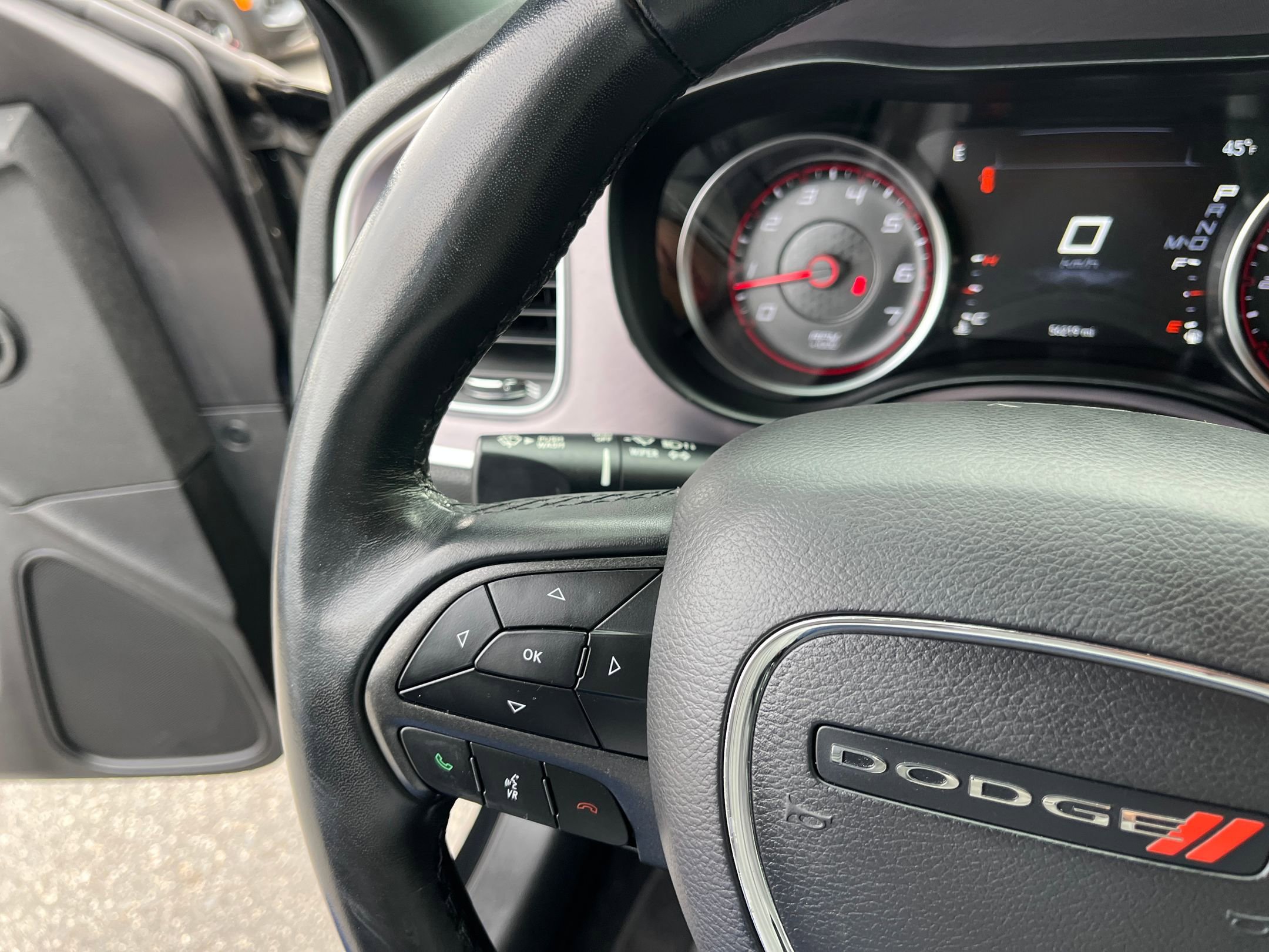 Used 2019 Dodge Charger SXT image 29