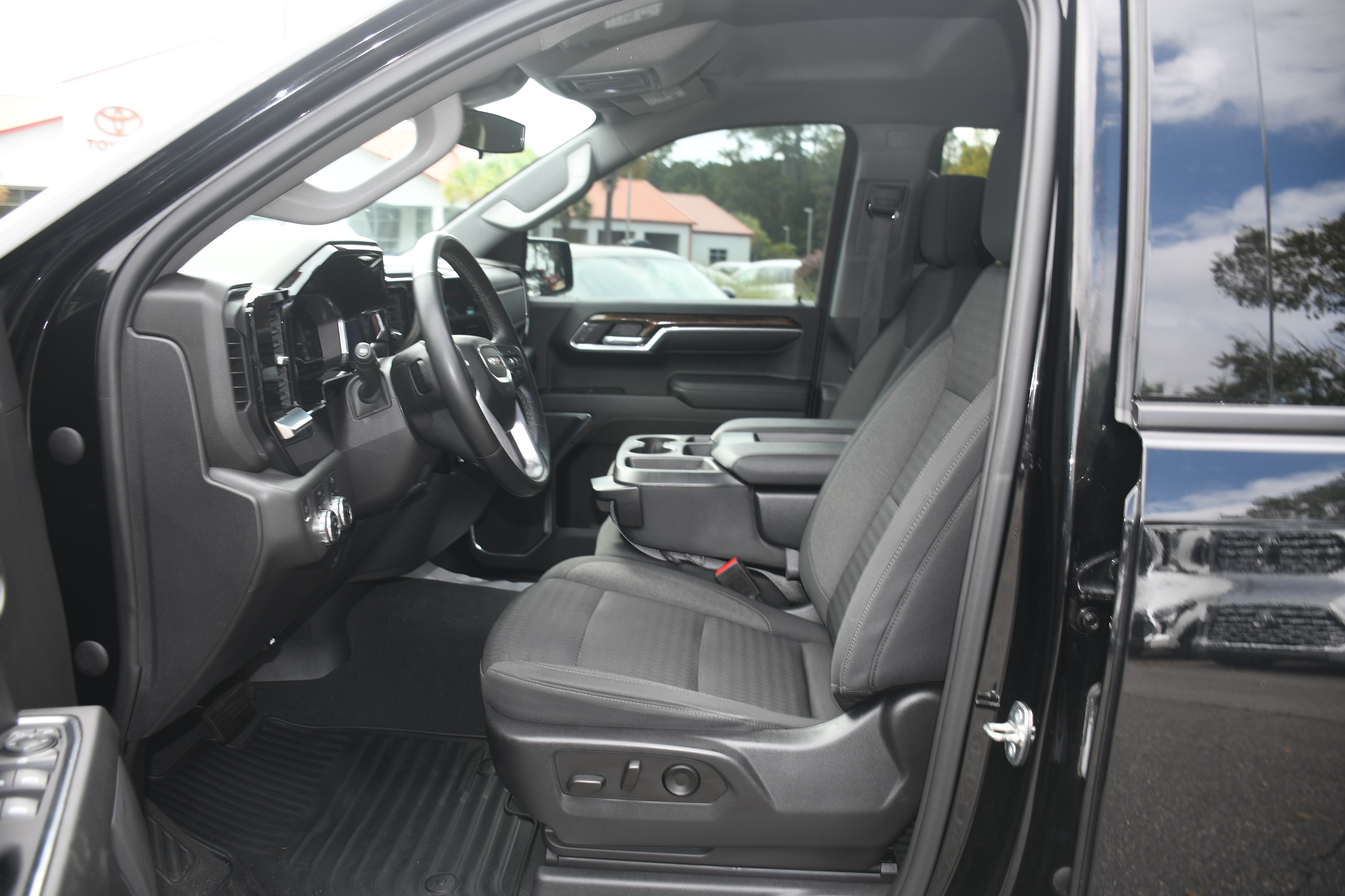 Used 2023 GMC Sierra 1500 Elevation AWD/4WD image 7