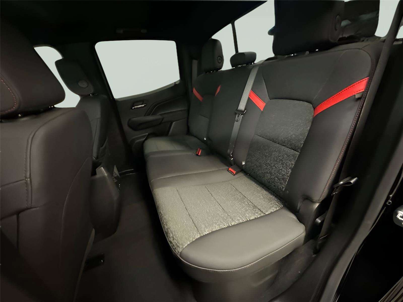 Certified 2024 Chevrolet Colorado Z71 w/ Z71 Convenience Package 2 image 30