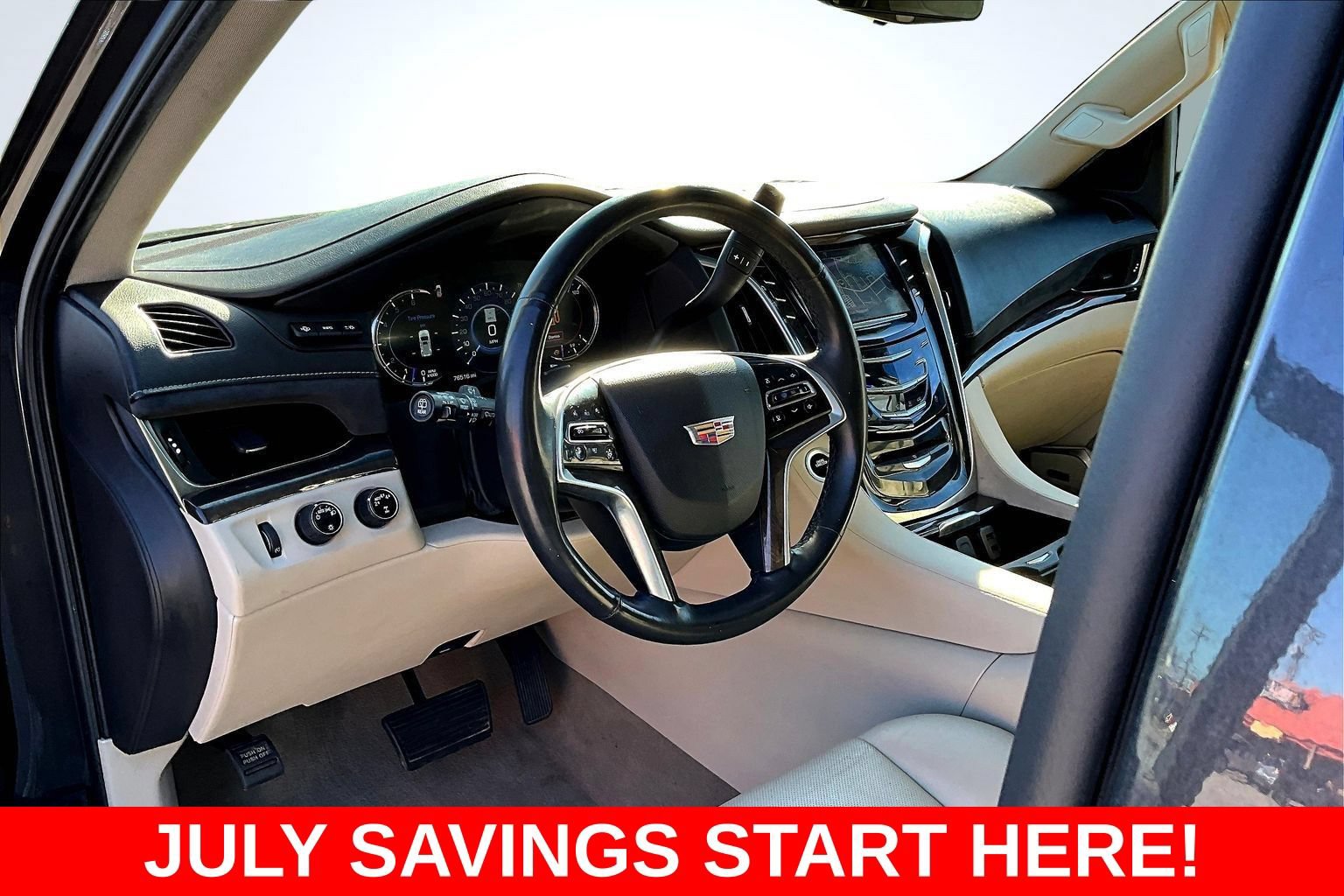 Used 2018 Cadillac Escalade ESV Luxury AWD/4WD image 22