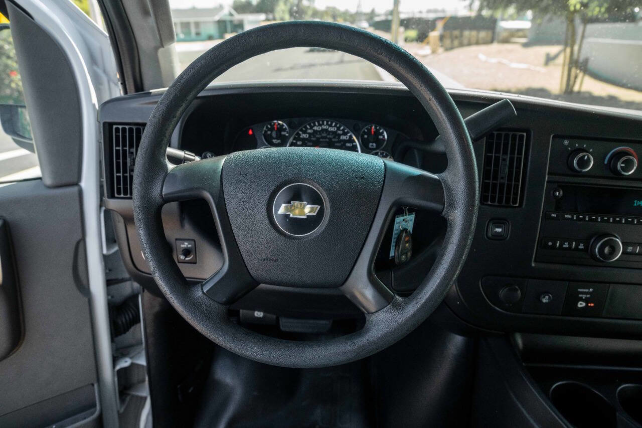 Used 2016 Chevrolet Express 2500 image 11
